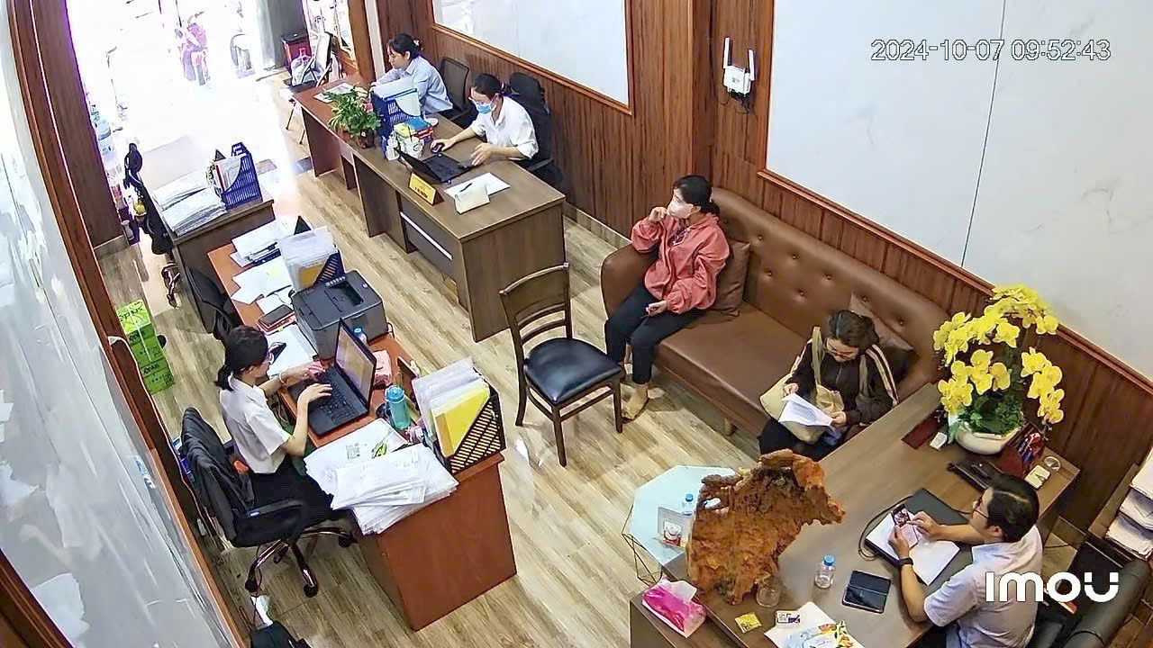 Hình ảnh tại văn phòng công ty Luật Nguyễn Hiếu