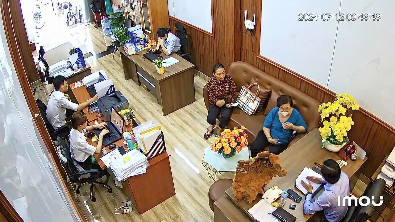 Hình ảnh tại văn phòng công ty Luật Nguyễn Hiếu